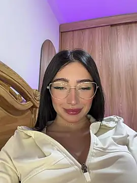 Maddy Jones online show from 04.17.26