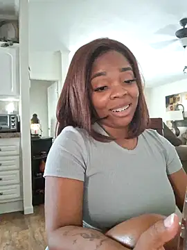 Snapshot of Sade_summer chatting on 01.13.25 Sade summer online show from 01.13.25
