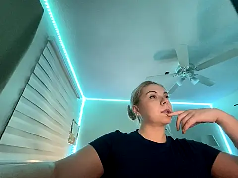 HappyIva online show from 11.27.25