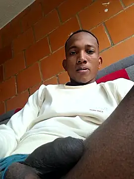 Snapshot of EmiroAndr3S chatting on 01.06.26 EmiroAndr3S online show from 01.06.26