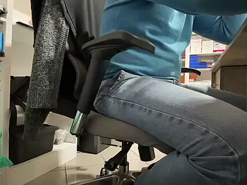 Snapshot of stefanosk chatting on 01.04.25 stefanosk online show from 01.04.25