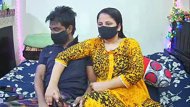 Snapshot of Hot_Nila chatting on 02.15.26 Hot Nila online show from 02.15.26