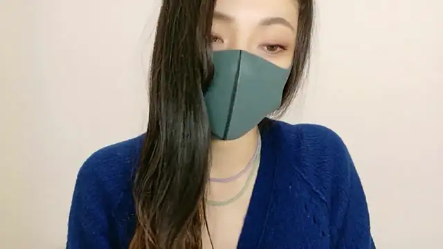 Snapshot of Mary-JP chatting on 11.04.25 Mary-JP online show from 11.04.25