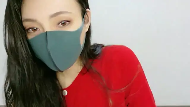 Snapshot of Mary-JP chatting on 11.07.25 Mary-JP online show from 11.07.25