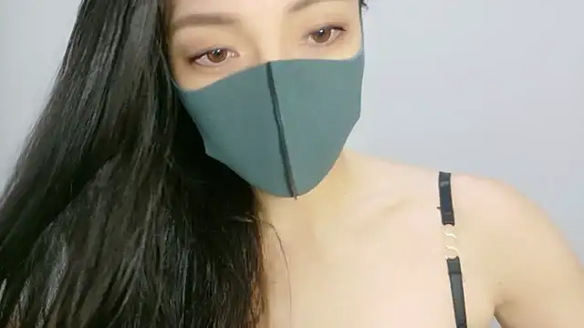 Snapshot of Mary-JP chatting on 11.16.25 Mary-JP online show from 11.16.25