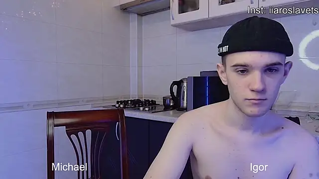 Snapshot of michael_sexdevil chatting on 01.18.25 michael sexdevil online show from 01.18.25