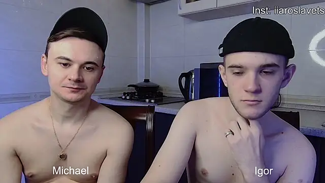 Snapshot of michael_sexdevil chatting on 01.21.25 michael sexdevil online show from 01.21.25