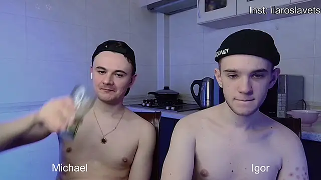 Snapshot of michael_sexdevil chatting on 01.21.25 michael sexdevil online show from 01.21.25