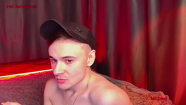 Snapshot of michael_sexdevil chatting on 03.08.25 michael sexdevil online show from 03.08.25