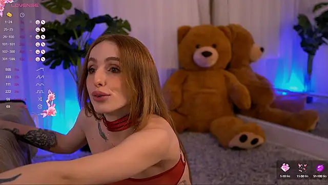 LunaBlossomX online show from 01.12.25