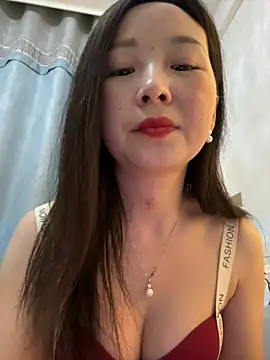 Snapshot of SSSniang- chatting on 02.14.25 SSSniang- online show from 02.14.25