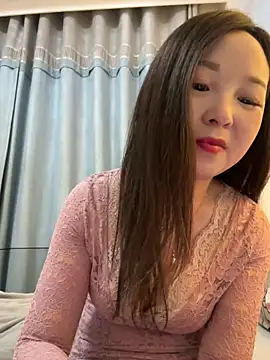 Snapshot of SSSniang- chatting on 02.18.25 SSSniang- online show from 02.18.25