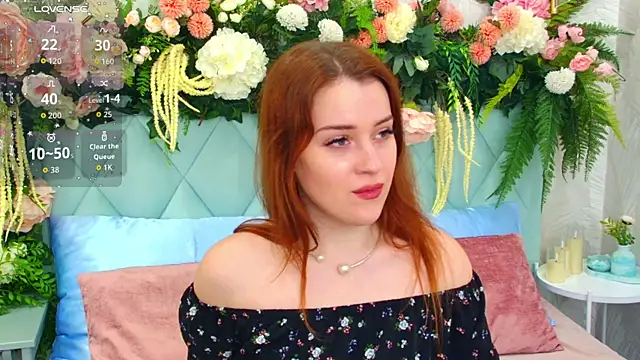 Snapshot of EllieGarson chatting on 11.13.25 EllieGarson online show from 11.13.25