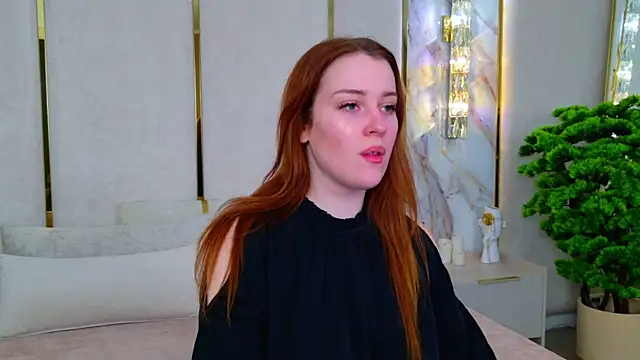 Snapshot of EllieGarson chatting on 11.23.25 EllieGarson online show from 11.23.25