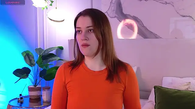 Snapshot of EllieGarson chatting on 05.01.26 EllieGarson online show from 05.01.26