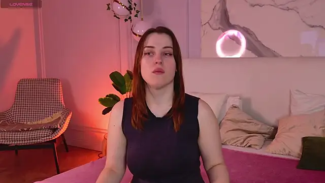 Snapshot of EllieGarson chatting on 05.06.26 EllieGarson online show from 05.06.26