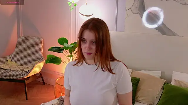 Snapshot of EllieGarson chatting on 05.31.26 EllieGarson online show from 05.31.26