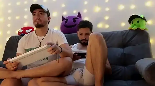 Snapshot of ErickBrant chatting on 02.23.25 ErickBrant online show from 02.23.25