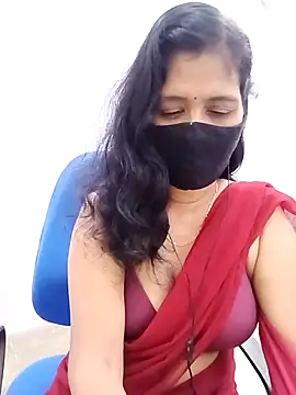 Snapshot of Lucky-Deepthi chatting on 11.11.25 Lucky-Deepthi online show from 11.11.25