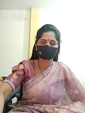 Snapshot of priyancyfun chatting on 02.02.25 priyancyfun online show from 02.02.25