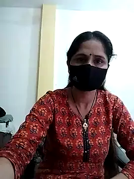 Snapshot of priyancyfun chatting on 02.04.25 priyancyfun online show from 02.04.25