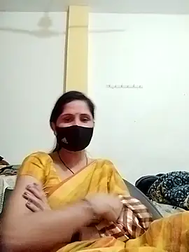 Snapshot of priyancyfun chatting on 02.05.25 priyancyfun online show from 02.05.25