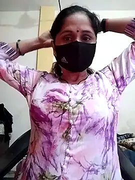 Snapshot of priyancyfun chatting on 02.11.25 priyancyfun online show from 02.11.25