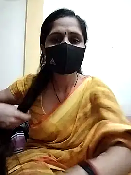 Snapshot of priyancyfun chatting on 02.14.25 priyancyfun online show from 02.14.25