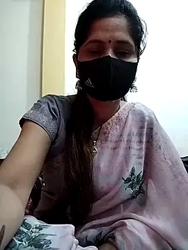 Snapshot of priyancyfun chatting on 02.15.25 priyancyfun online show from 02.15.25