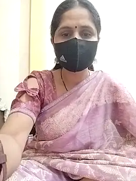 Snapshot of priyancyfun chatting on 02.15.25 priyancyfun online show from 02.15.25