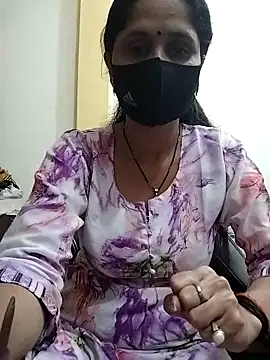 Snapshot of priyancyfun chatting on 03.05.25 priyancyfun online show from 03.05.25