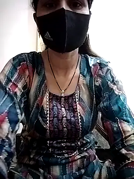 Snapshot of priyancyfun chatting on 03.08.25 priyancyfun online show from 03.08.25