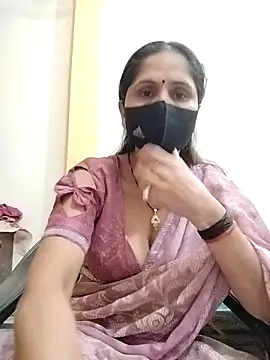 Snapshot of priyancyfun chatting on 03.18.25 priyancyfun online show from 03.18.25