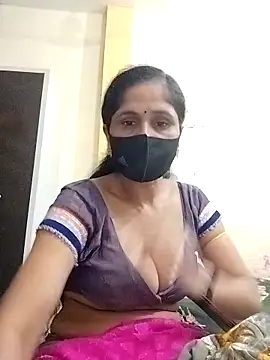 Snapshot of priyancyfun chatting on 09.18.25 priyancyfun online show from 09.18.25