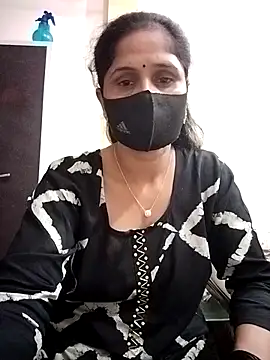 Snapshot of priyancyfun chatting on 10.09.25 priyancyfun online show from 10.09.25