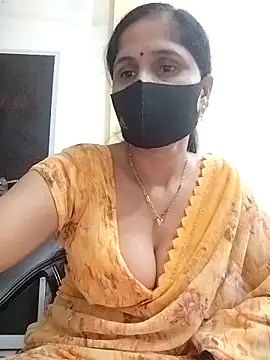 Snapshot of priyancyfun chatting on 10.28.25 priyancyfun online show from 10.28.25