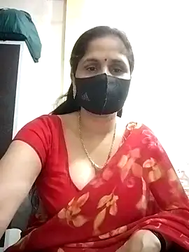 Snapshot of priyancyfun chatting on 04.28.26 priyancyfun online show from 04.28.26