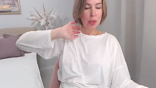 AnnyUBright online show from 11.08.25