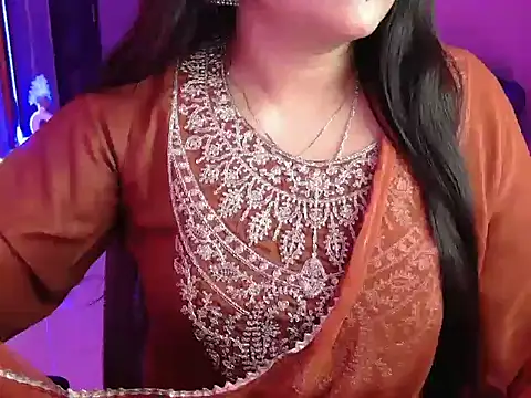 Snapshot of Mitikaa chatting on 09.22.25 Mitikaa online show from 09.22.25