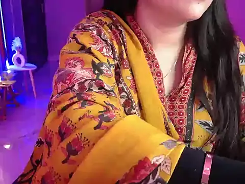 Snapshot of Mitikaa chatting on 09.23.25 Mitikaa online show from 09.23.25