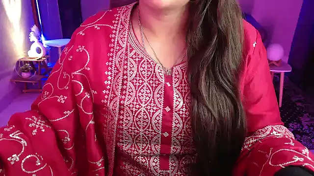 Snapshot of Mitikaa chatting on 10.09.25 Mitikaa online show from 10.09.25