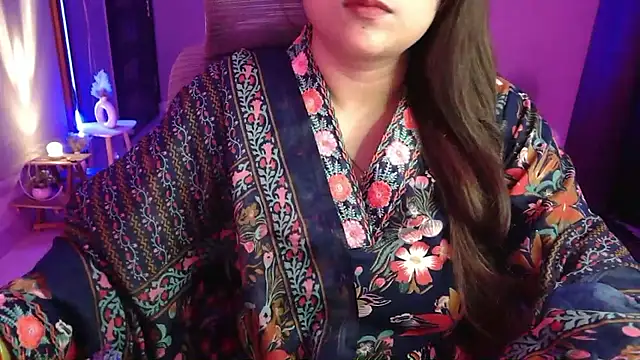 Snapshot of Mitikaa chatting on 10.14.25 Mitikaa online show from 10.14.25