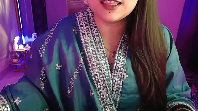 Snapshot of Mitikaa chatting on 10.23.25 Mitikaa online show from 10.23.25