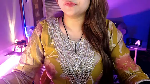 Snapshot of Mitikaa chatting on 06.02.26 Mitikaa online show from 06.02.26