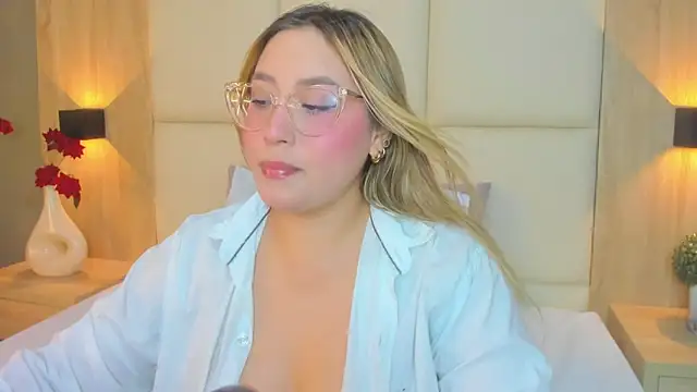 Snapshot of antonella_cutie_ chatting on 04.24.26 antonella cutie online show from 04.24.26