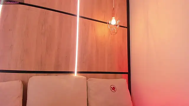 ashlyn parker online show from 10.08.25