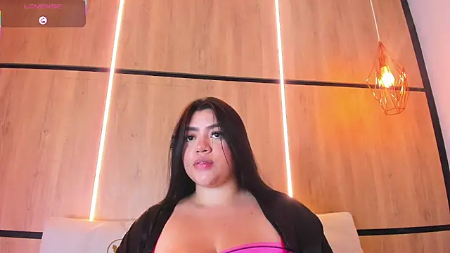 Snapshot of ashlyn_parker chatting on 12.15.25 ashlyn parker online show from 12.15.25