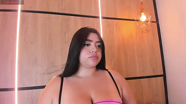 Snapshot of ashlyn_parker chatting on 12.16.25 ashlyn parker online show from 12.16.25