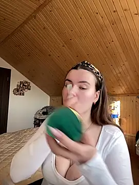 mewKate online show from 04.04.26