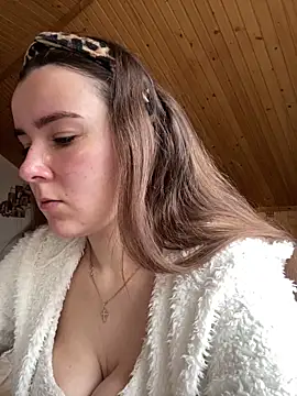 mewKate online show from 04.08.26